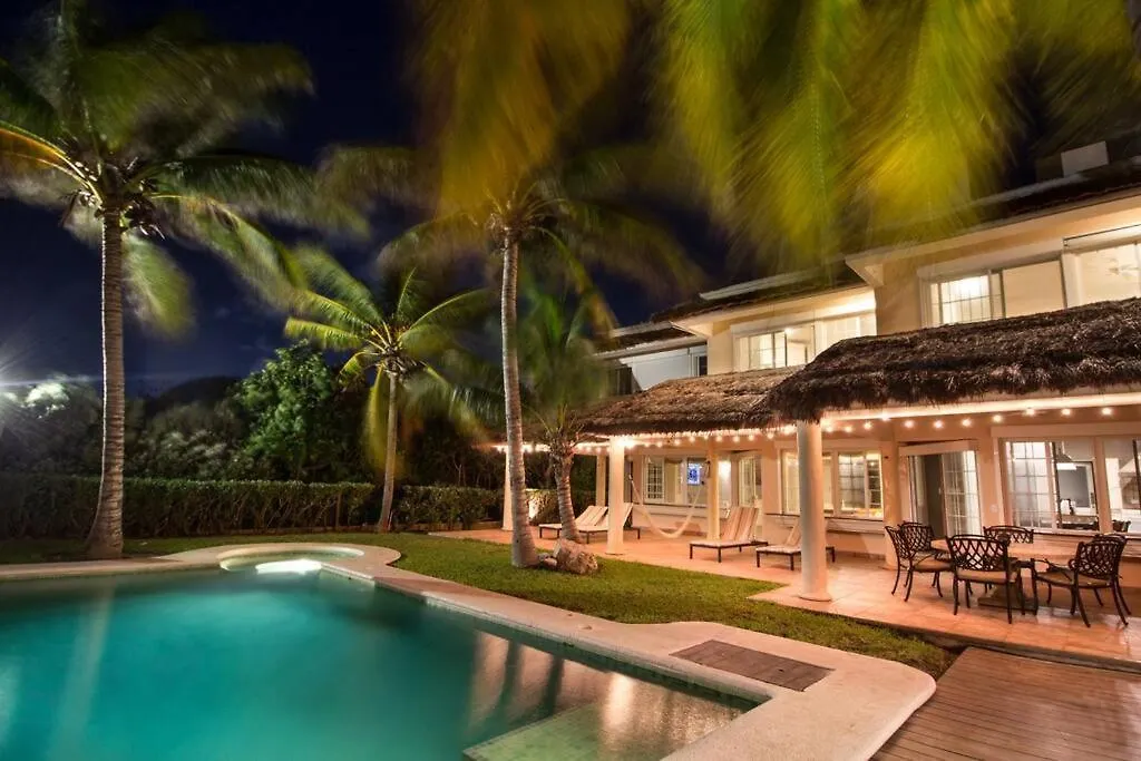 El Meco Beachfront & Private Pool Villa By Casa Paraiso Cancún